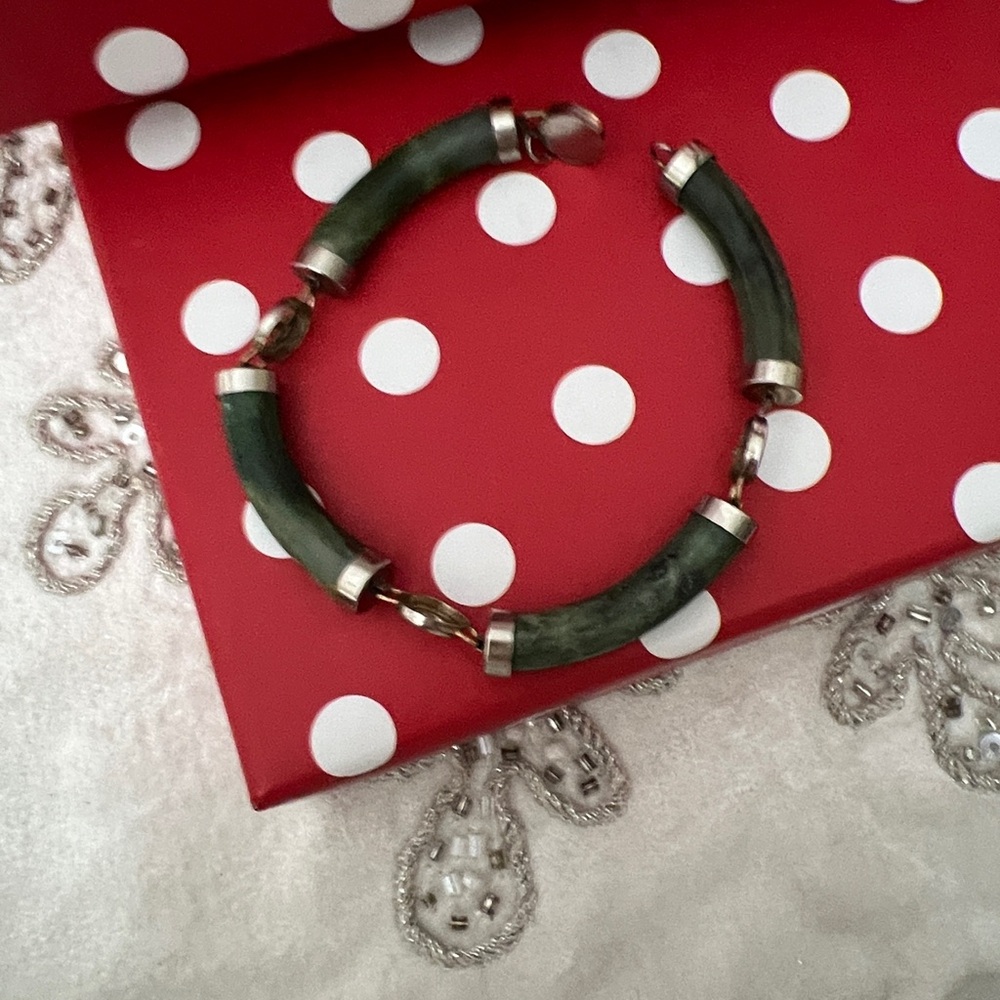 1950’s Real Jade and Silver Vintage Chinese Hand Carved Hunter Green Bracelet - Picture 4 of 4